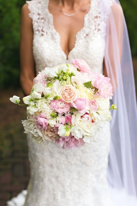 Bride - Cally in lace dress with vintage rose and peony bouquet